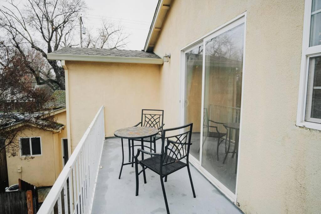 Gorgeous Upstairs Studio With Patio And Laundry Chico Exterior foto