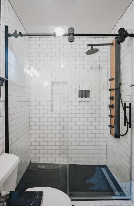 Gorgeous Upstairs Studio With Patio And Laundry Chico Exterior foto