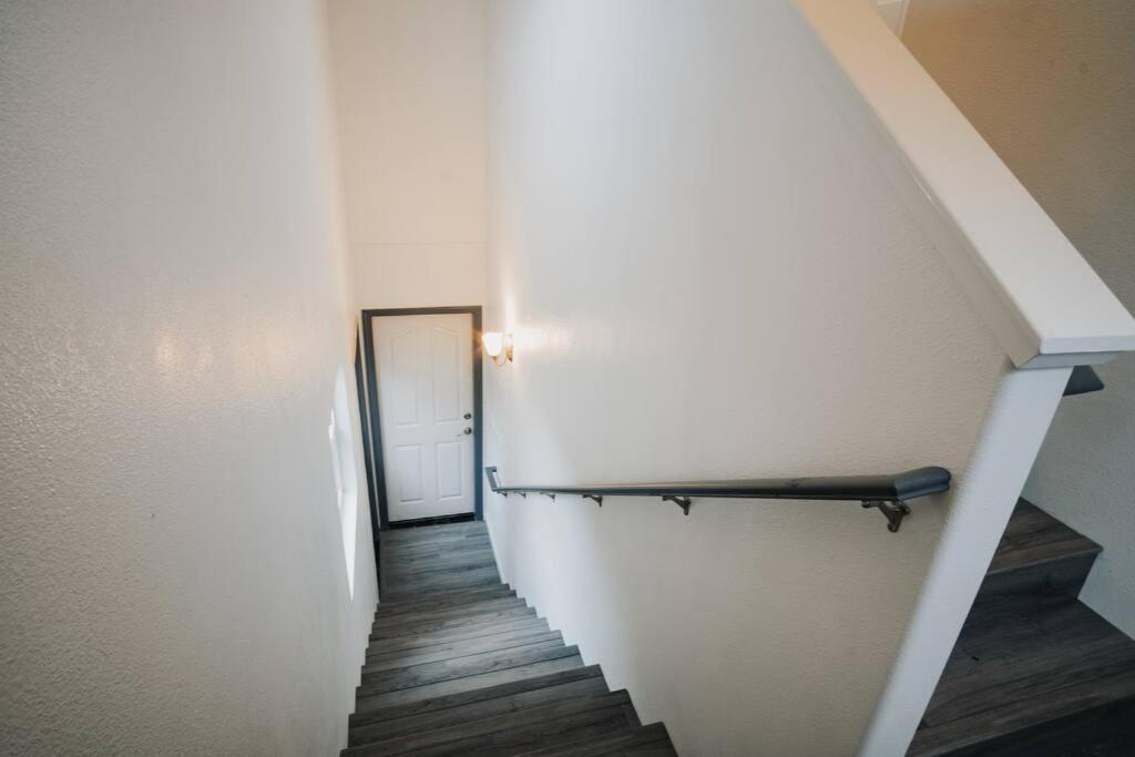Gorgeous Upstairs Studio With Patio And Laundry Chico Exterior foto