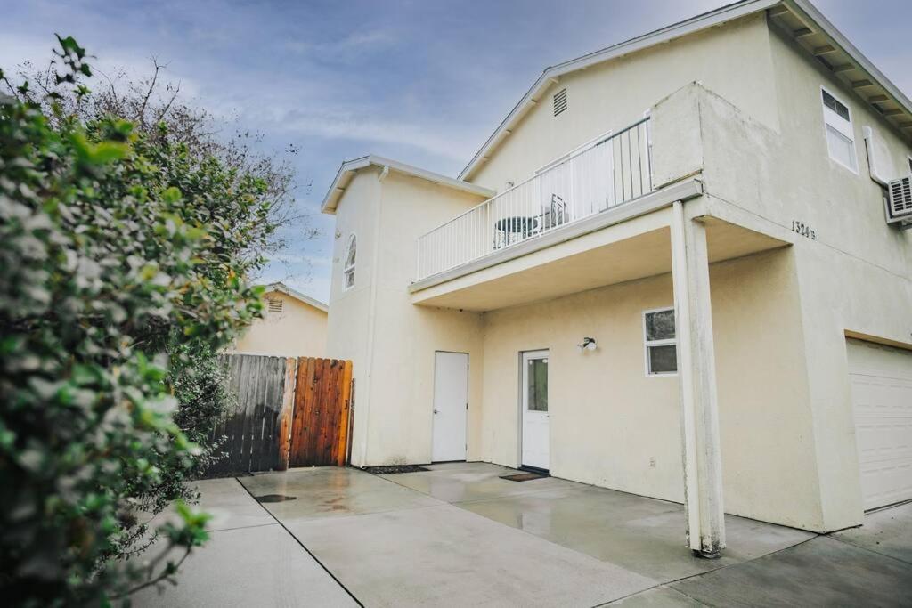 Gorgeous Upstairs Studio With Patio And Laundry Chico Exterior foto